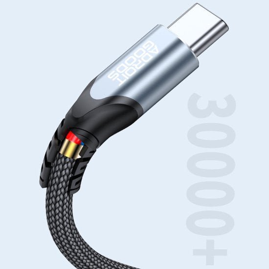 Duurzame, gevlochten USB-C kabel met metalen connector en flexibele beschermlaag