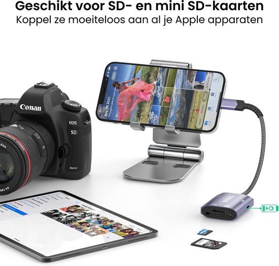 Lightning SD kaartlezer verbonden met iPhone, camera en iPad met SD kaarten