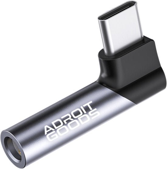 Compacte adapters met USB-C aansluiting en metalen behuizing van AdroitGoods in zwart en zilver
