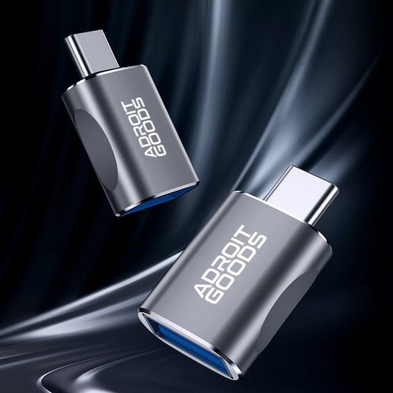 Twee compacte metalen adapters met USB-C en blauwe interne connectoren van AdroitGoods