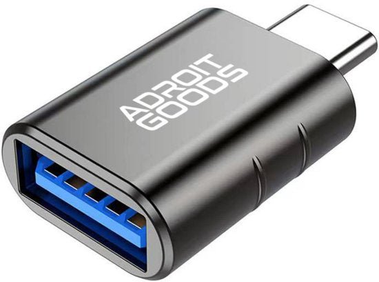 USB-C naar USB-A adapter met metalen behuizing en blauwe USB poort