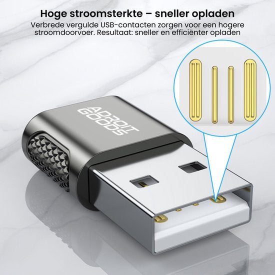 Close-up van een USB-stekker met vergulde contacten voor sneller en efficiënter opladen