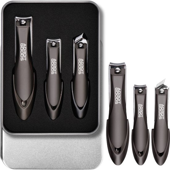 Set van professionele zwarte nagelknippers met metalen opbergdoos van AdroitGoods