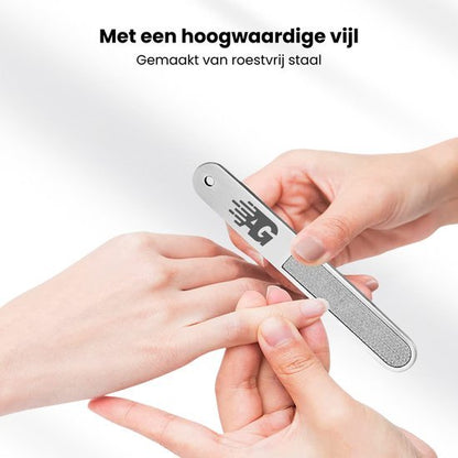 Hand vijlt nagel met roestvrijstalen vijlen, verzorgd en professioneel gebruik