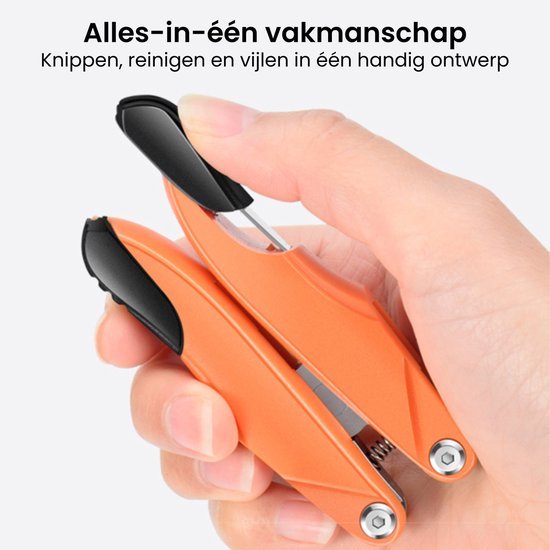 Hand houdt oranje multifunctioneel nagelverzorgingsapparaat met zwarte details vast