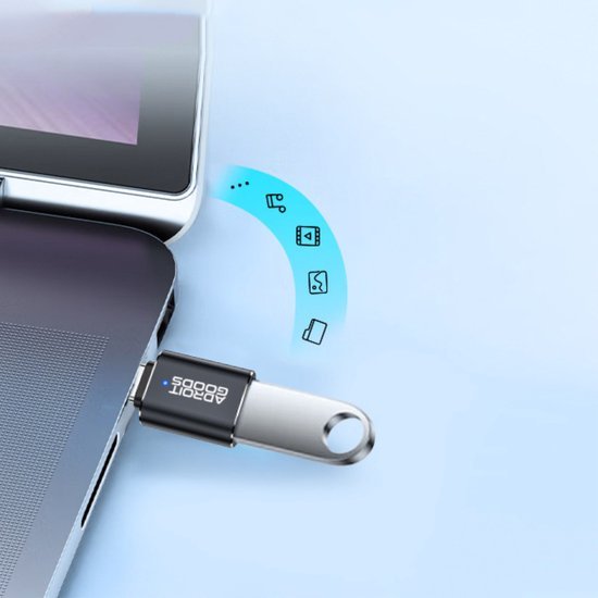 USB-stick aangesloten op laptop met pictogrammen voor winkelen, video, foto’s en documenten