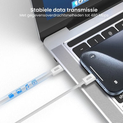 Met witte kabel verbonden met laptop en smartphone voor stabiele gegevensoverdracht