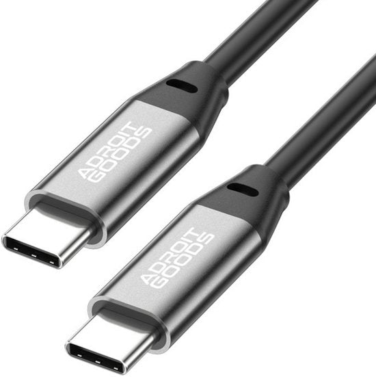 Dubbele grijze USB-C kabel met zwarte omhulsel en duidelijk AdroitGoods logo zichtbaar
