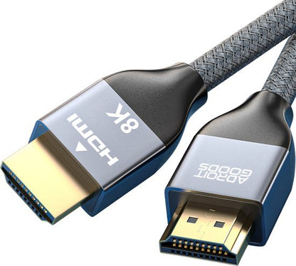 grijs gevlochten hdmi-kabel met metalen connectors en 8k label close-up overzicht