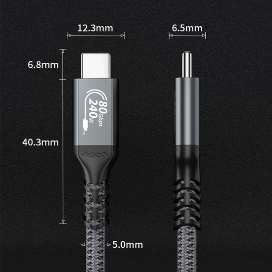 Zwarte datakabel met twee verschillende connectoren en afmetingen in millimeters zichtbaar