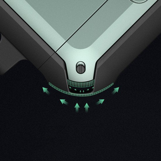 Close-up van een hoek met een verstelbare mechanische draaiknop en groene pijlen voor instelling