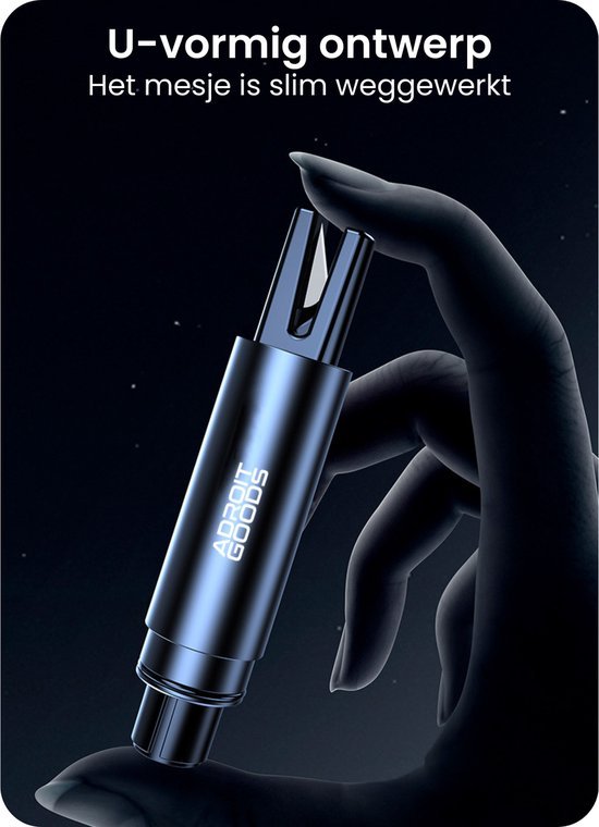 Hand houdt blauw metalen U-vormig object met verborgen mesje en merknaam Adroit Goods zichtbaar