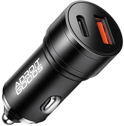 zwarte autolader met twee USB-poorten en wit AdroitGoods-logo in modern design