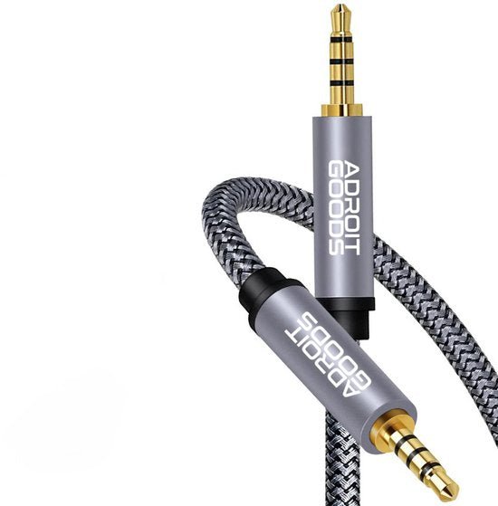 Gevlochten audiokabel met goudkleurige 3,5 mm connector en AdroitGoods logo in grijs.