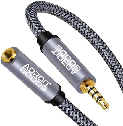grijs gevlochten audiokabel met goudkleurige 3,5 mm jack en AdroitGoods merknaam