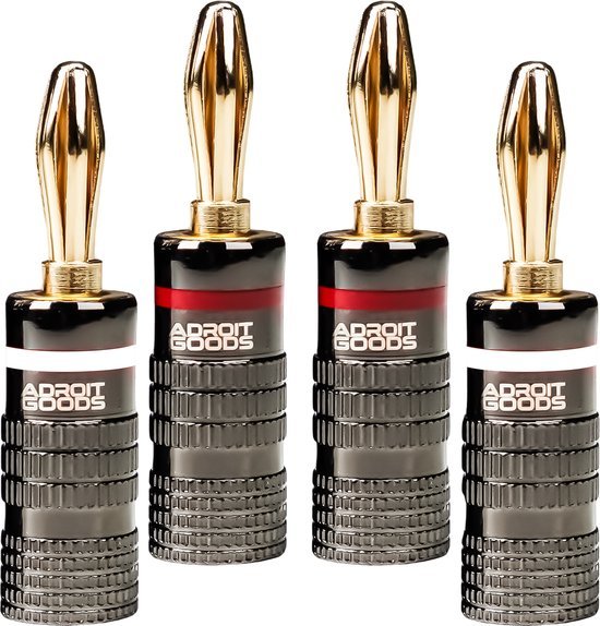 vier gouden kabelconnectoren met zwarte en zilveren details op witte achtergrond