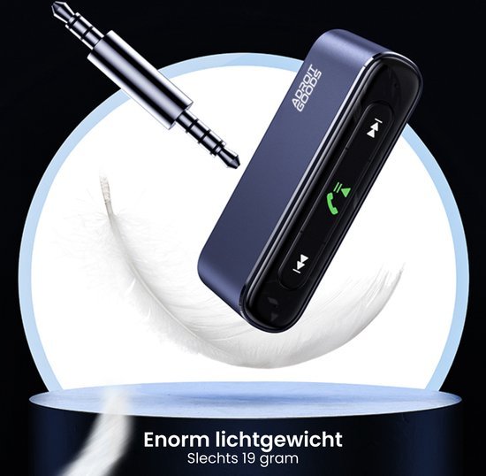 compact donkerblauw apparaat met knoppen en audio ingang op zwarte achtergrond