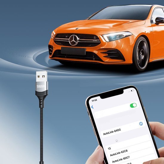 Oranje sportwagen met USB-kabel en smartphone die een draadloze verbinding toont