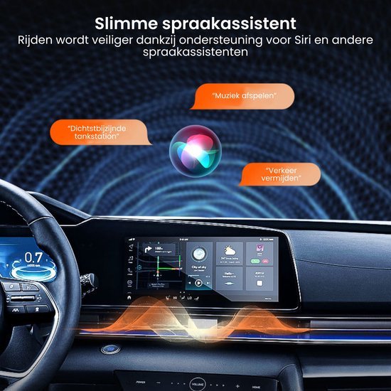 Interieur van auto met digitaal dashboard en slimme spraakassistent voor veilige bediening onderweg