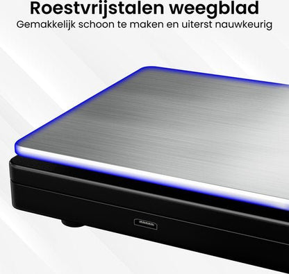 Zwart digitale weegschaal met roestvrijstalen weegblad en blauwe randverlichting
