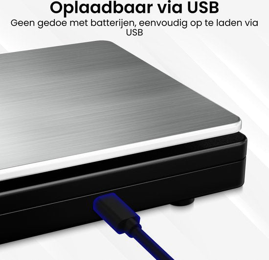 Close-up van USB-kabel die aangesloten is op een draagbaar apparaat voor opladen