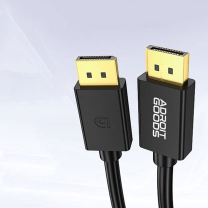 Zwarte kabel met goudkleurige DisplayPort connectoren, een met AdroitGoods logo en een zonder tekst.