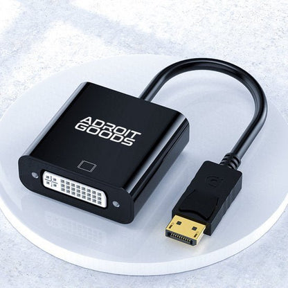 Zwarte AdroitGoods adapter met DisplayPort naar DVI aansluiting op witte achtergrond
