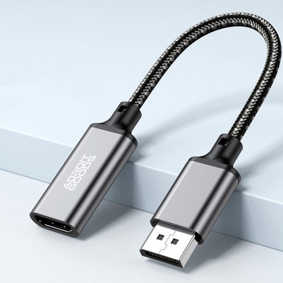 korte kabel met metalen behuizing en gevlochten nylon bescherming in grijstinten