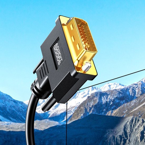 Zwarte kabel met gouden connector tegen een achtergrond van besneeuwde bergen en blauwe lucht