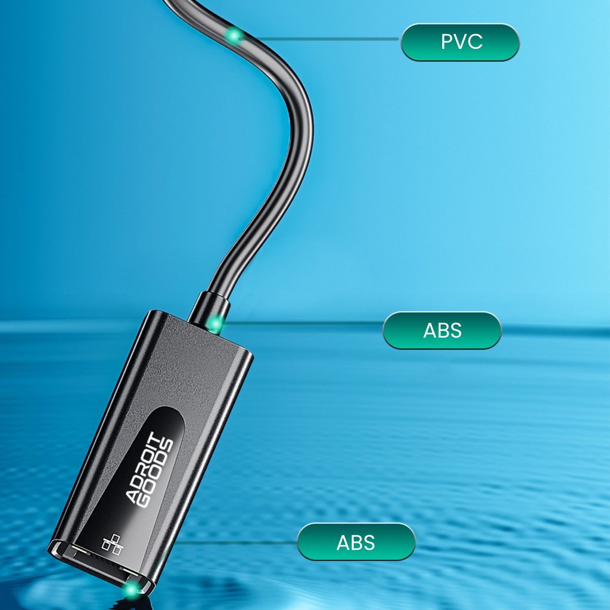 Zwarte USB-adapter met kabel gemaakt van ABS en PVC materialen in een blauwe achtergrond