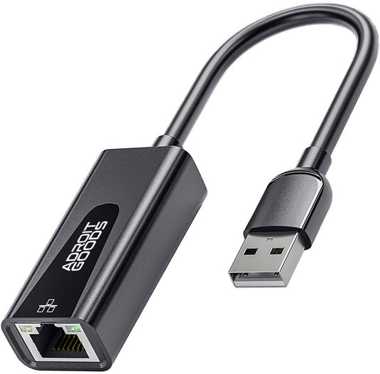 Zwarte USB naar ethernet adapter met korte kabel en merknaam AdroitGoods zichtbaar