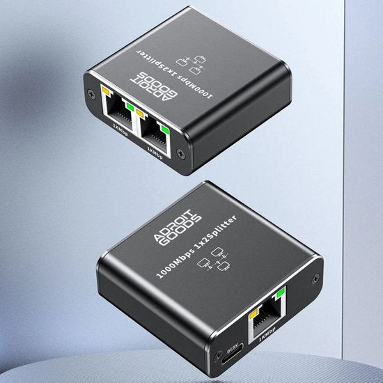zwarte AdroitGoods netwerksplitter met twee ethernetpoorten en LED-indicatoren