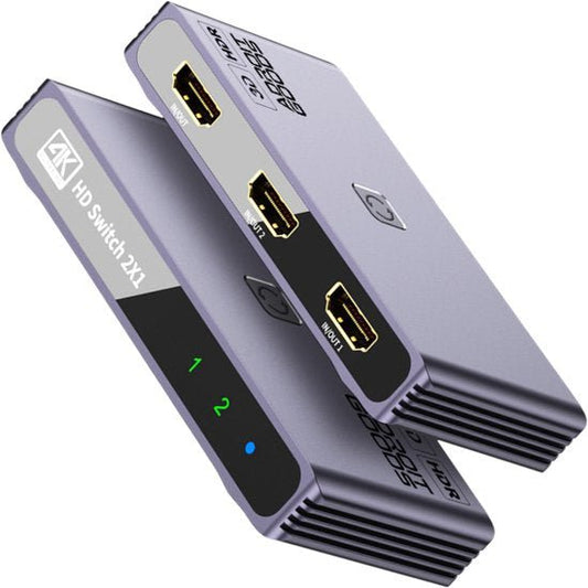 Twee paarse 4K HDMI-schakelaars met meerdere HDMI-poorten en indicatorlampjes voor verbinding