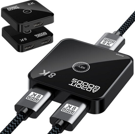 Zwarte 8K HDMI-schakelaar met AdroitGoods-logo en twee aangesloten stevige kabels