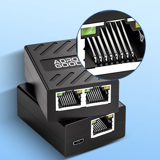 Zwarte netwerkadapters met meerdere ethernetpoorten en scherpe close-up van connectoren in detail