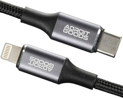 Duurzame zwarte gevlochten kabel met USB-C en Lightning connectoren van Adroit Goods