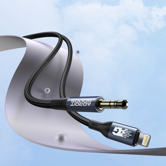 Zwarte AdroitGoods audiokabel met 3,5 mm jack en Lightning-connector tegen luchtige achtergrond
