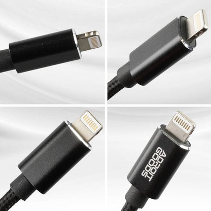 Zwarte nylon gevlochten oplaadkabel met metalen connector en AdroitGoods logo zichtbaar.