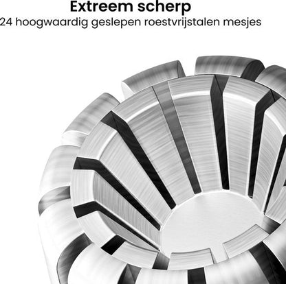 Close-up van scherp, hoogwaardig geslepen roestvrijstalen mesjes in een cirkelvormig patroon