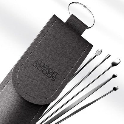 zwarte leren etui met metalen oorreinigers in verschillende vormen van AdroitGoods