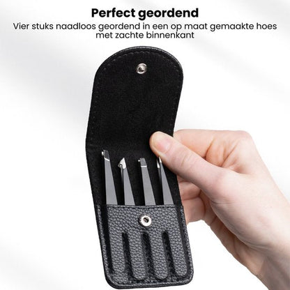 Hand die zwart op maat gemaakte hoes met vier naadloze metalen pincetten vasthoudt