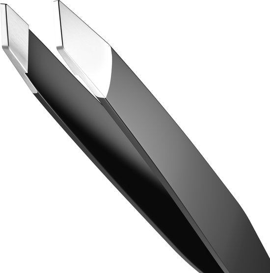 close-up van zwarte pincet met schuine en platte punt voor precisiewerk