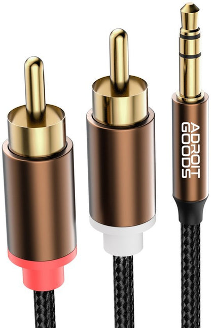 close-up van goudkleurige audiokabel met rode en witte connectoren en naam Adroit Goods