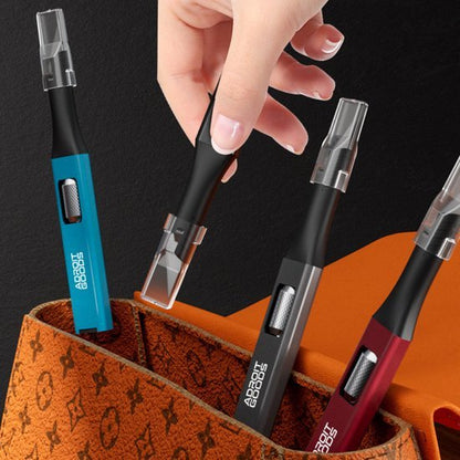 Hand plaatst zwart apparaatje in oranje tas met meerdere kleurrijke apparaten erin