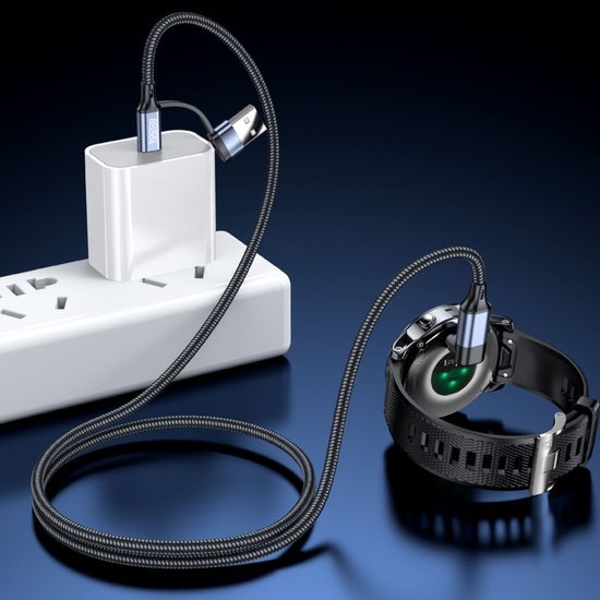 Zwarte gevlochten oplaadkabel aangesloten op oplader en smartwatch met USB-C en magnetische connectoren