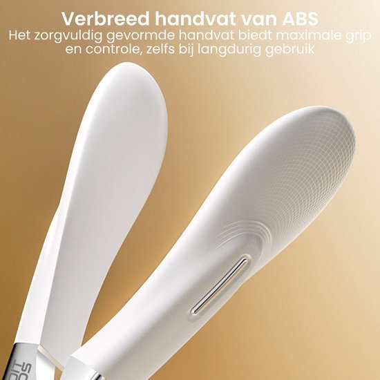 Close-up van een wit, ergonomisch gevormd handvat met een textuur voor extra grip en controle
