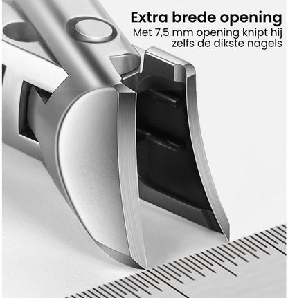 Close-up van metalen nagelknipper met brede opening van 7,5 mm naast liniaal voor precisie.
