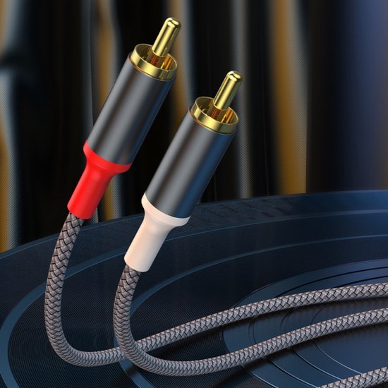 Twee gevlochten kabels met goudkleurige connectoren, één met rode en één met witte huls.