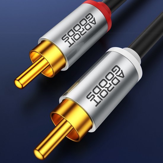 twee hoogwaardige gouden audio RCA-connectoren met metalen behuizing en gekleurde ringen