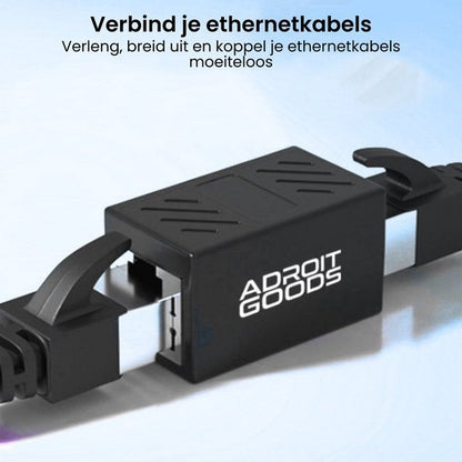 zwart ethernetkoppelstuk met AdroitGoods logo om netwerkkabels eenvoudig te verbinden